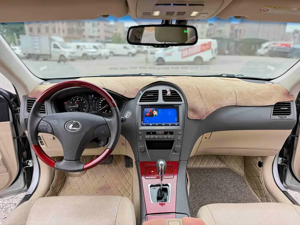 Lexus ES — миниатюра 11
