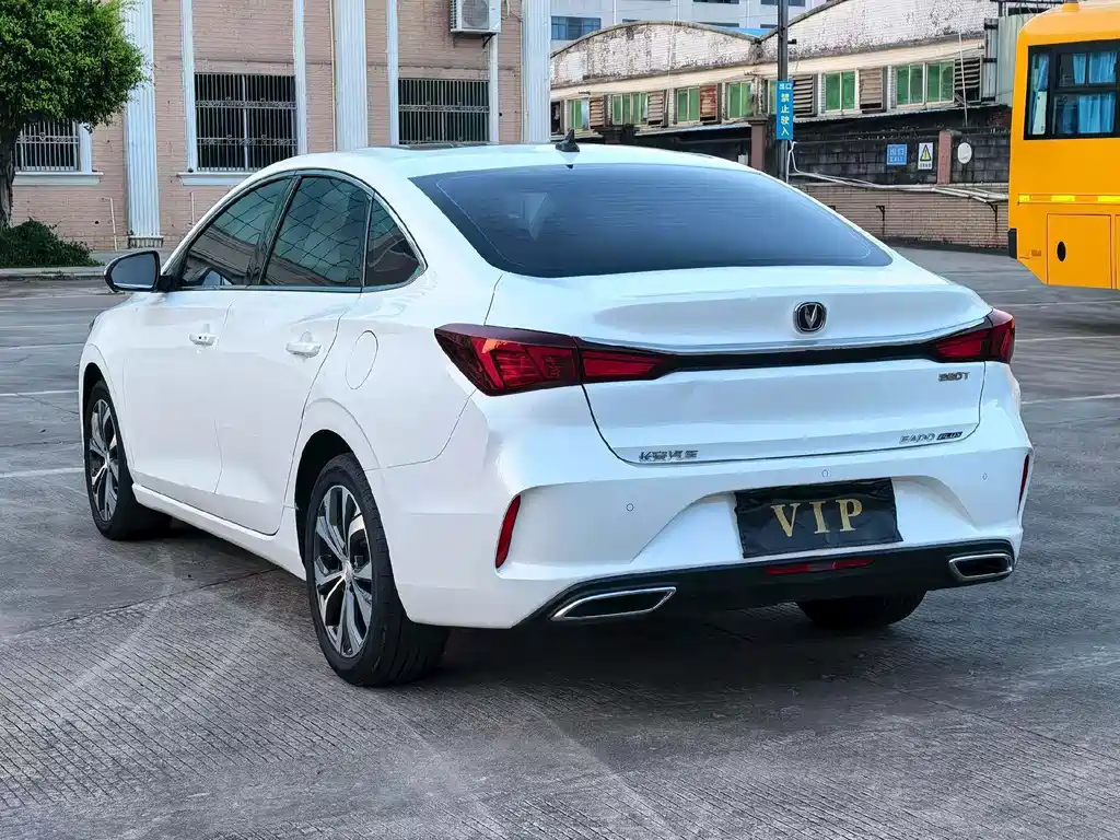 Changan Eado — миниатюра 9