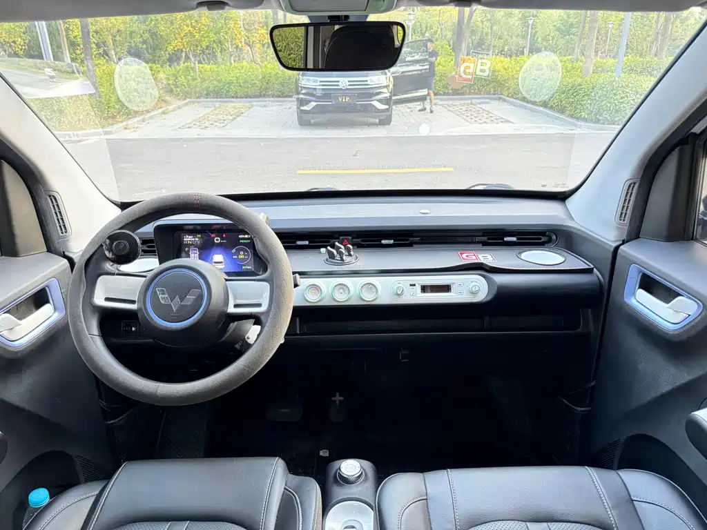 Wuling MINIEV — миниатюра 5