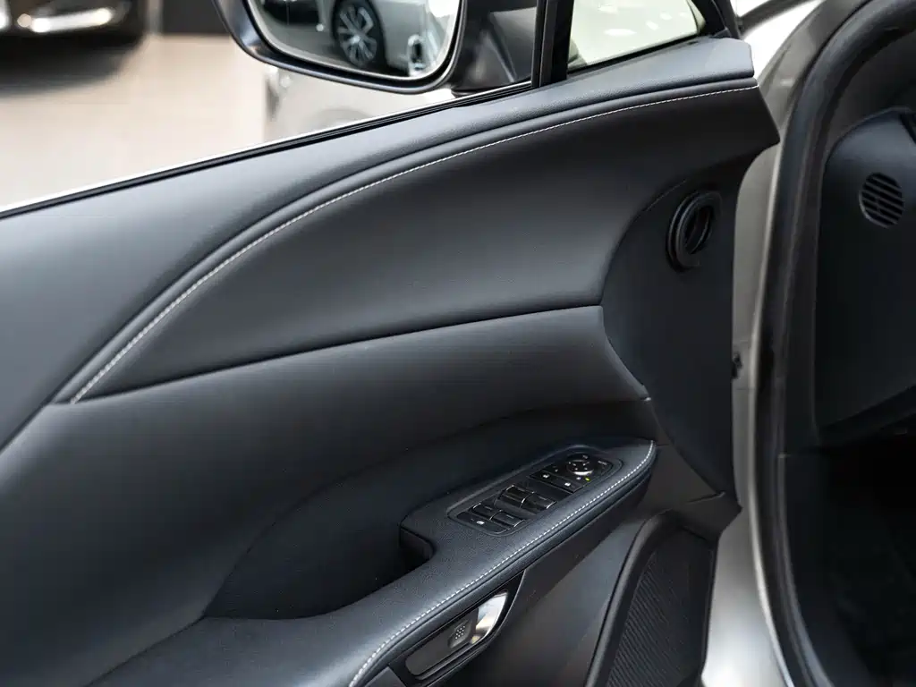 Lexus RX — миниатюра 17