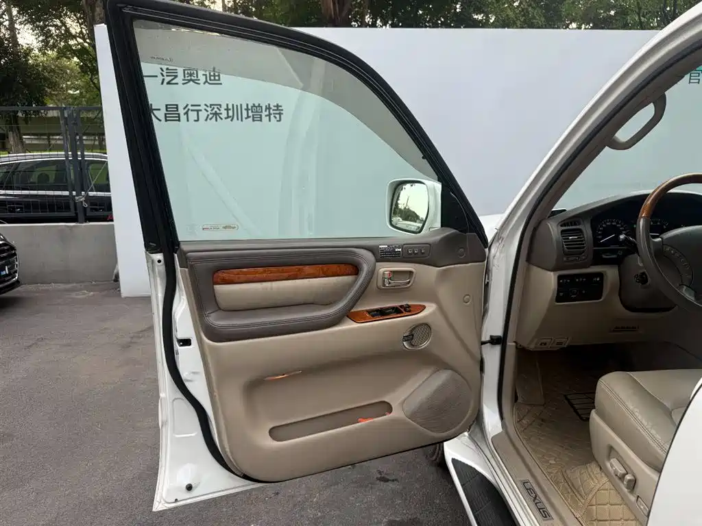 Lexus LX — миниатюра 10