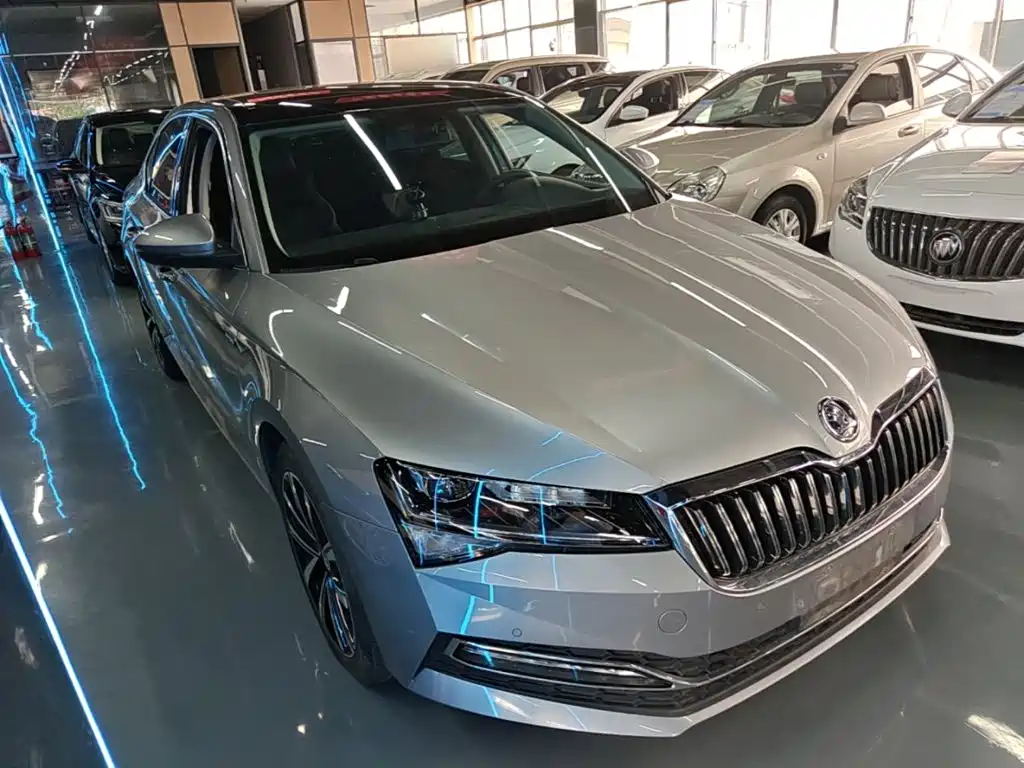 Skoda Superb — миниатюра 4