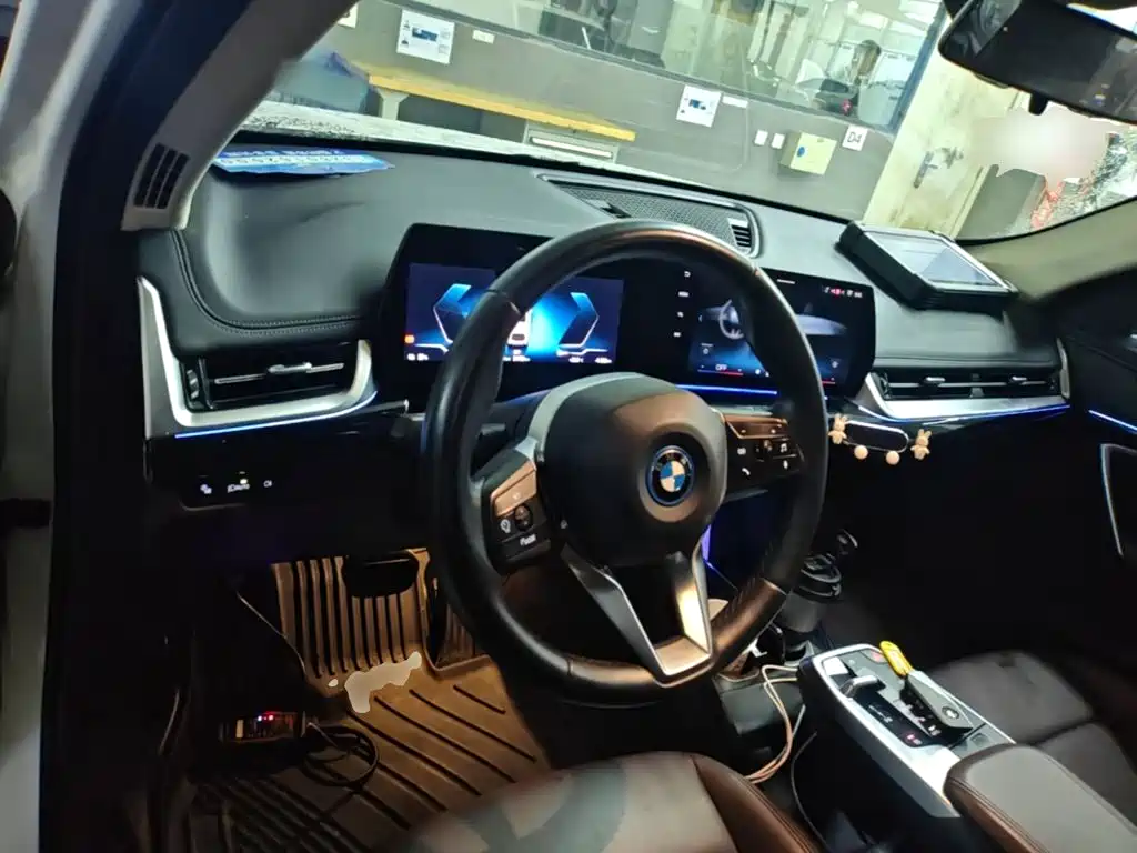BMW iX1 — миниатюра 10