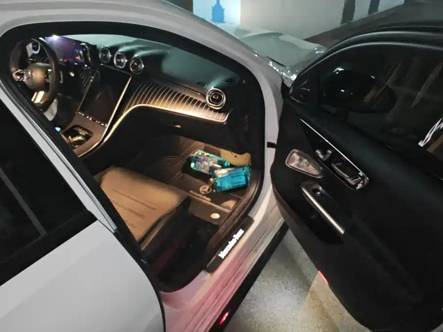 Mercedes-Benz C-Class — миниатюра 8