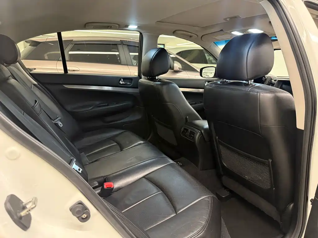 Infiniti G — миниатюра 13