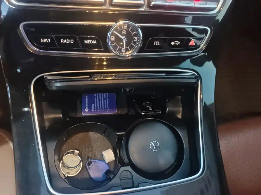 Mercedes-Benz E-Class — миниатюра 16