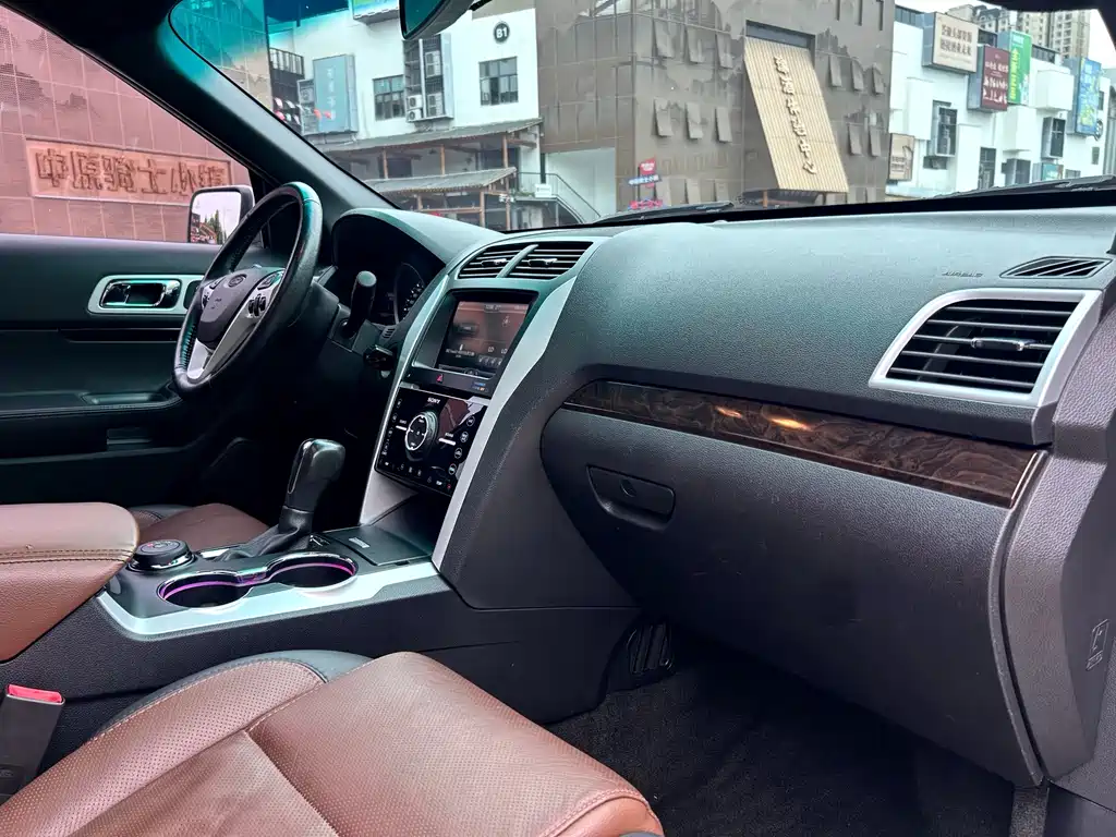 Ford Explorer (Import) — миниатюра 11