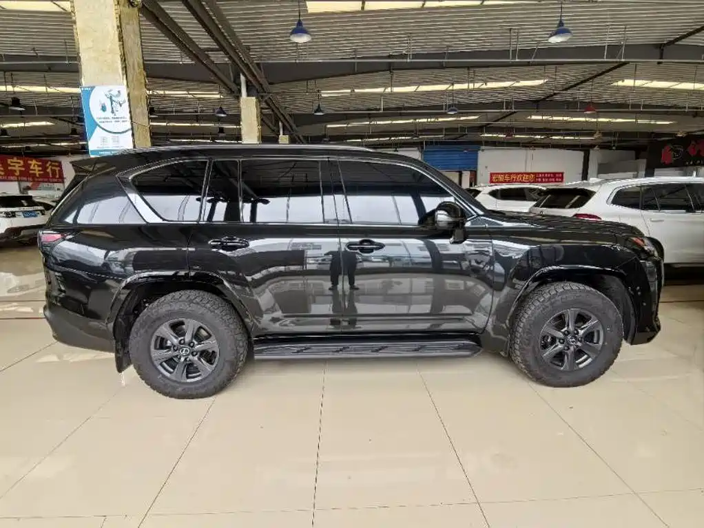 Lexus LX — миниатюра 4
