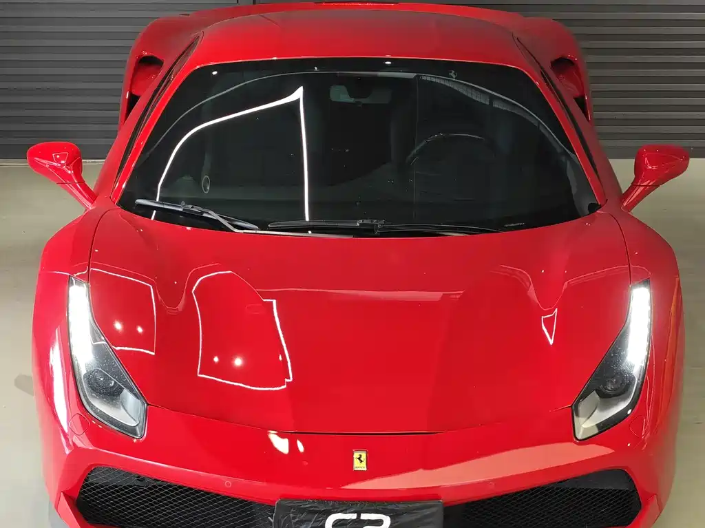 FERRARI 488