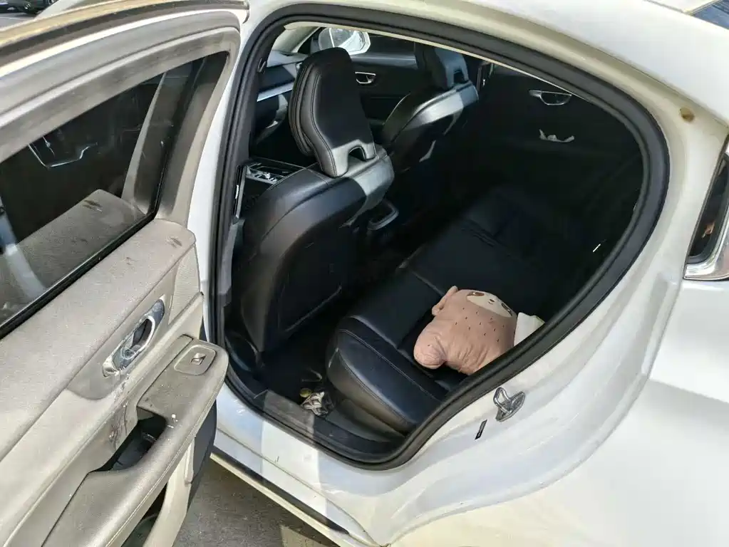 Volvo S60 — миниатюра 4