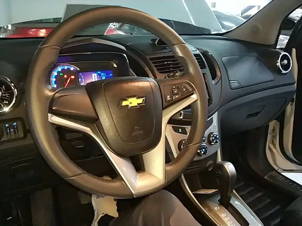 Chevrolet Trax — миниатюра 10