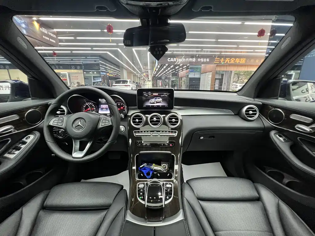 Mercedes-Benz GLC 2018 GLC 260 4MATIC
