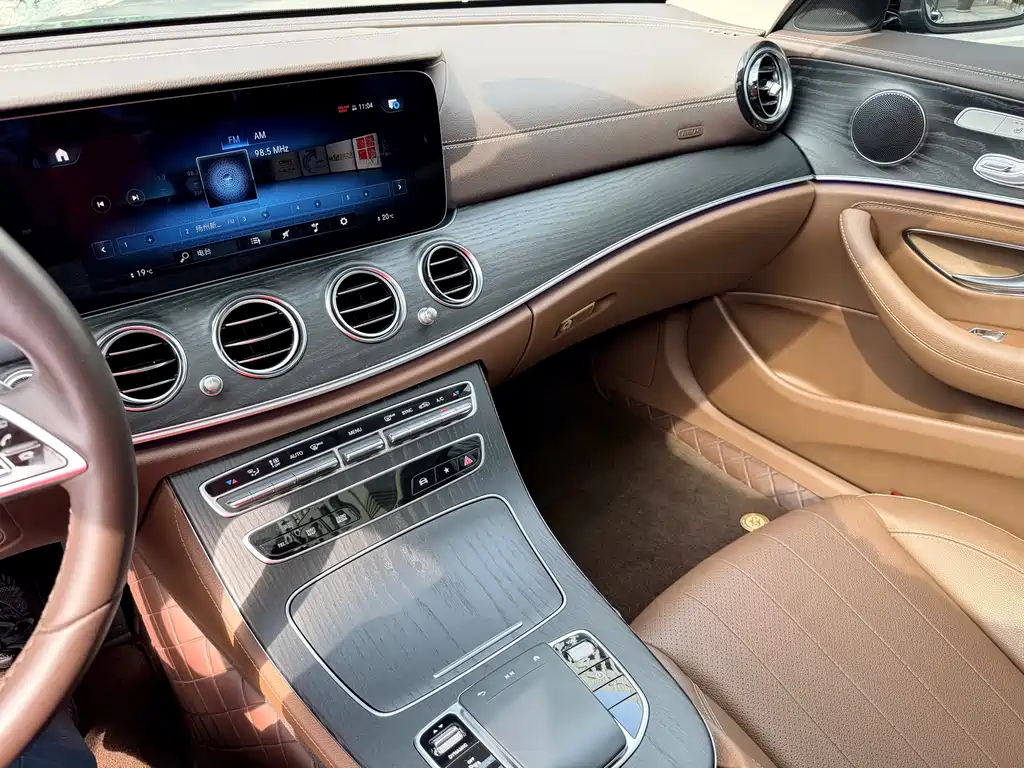 MERCEDES-BENZ E CLASS