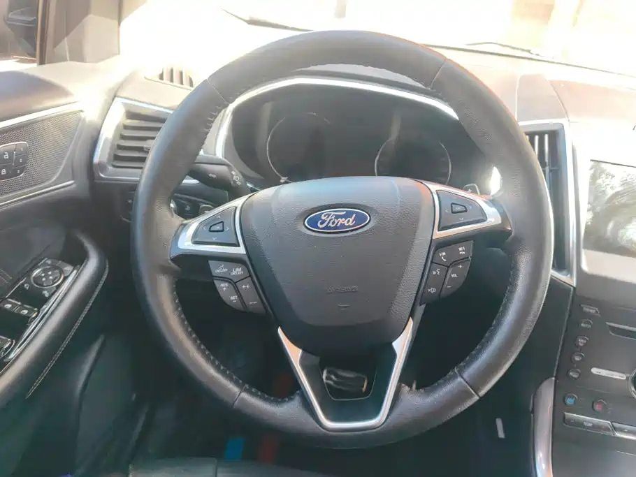 Ford Edge — миниатюра 15