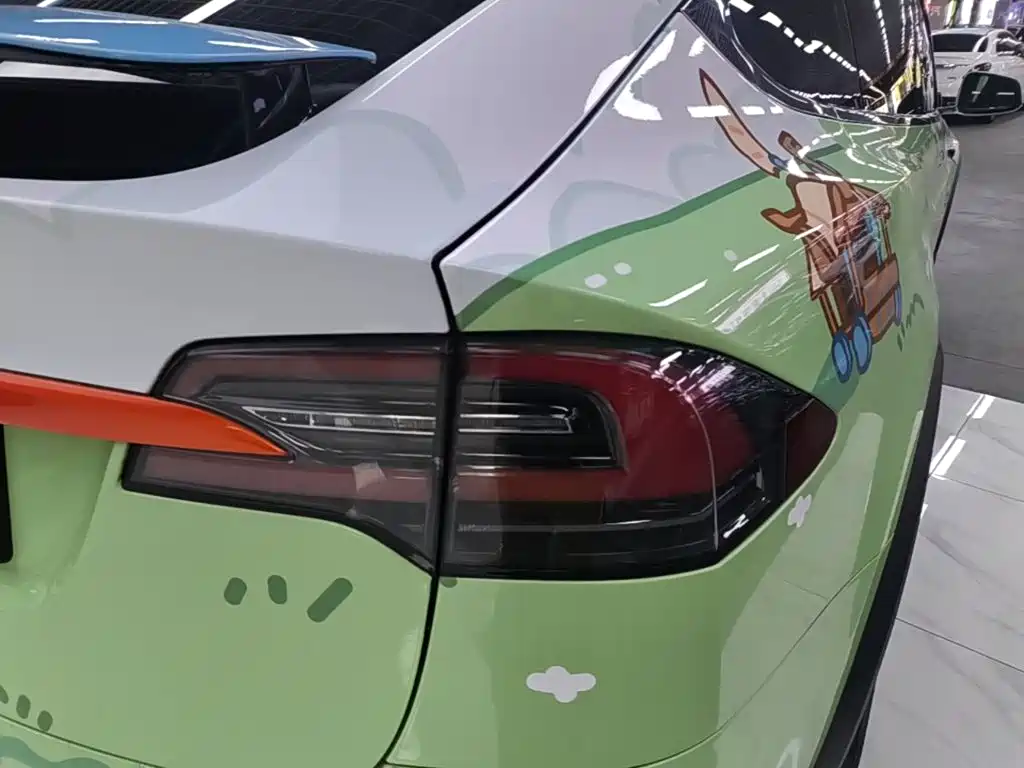 Tesla Model X — миниатюра 8