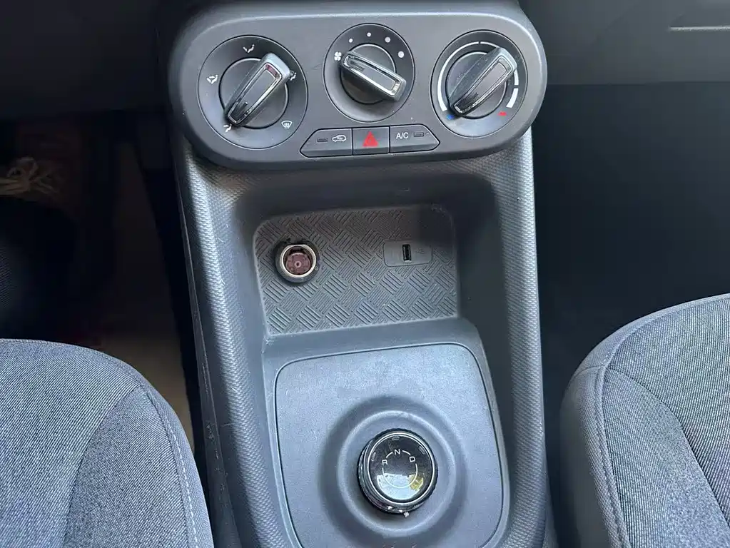 Wuling Hongguang EV — миниатюра 10