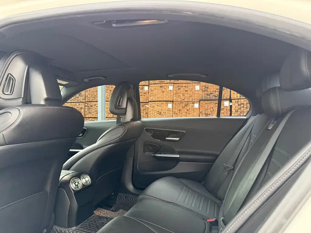 Mercedes-Benz C-Class — миниатюра 7