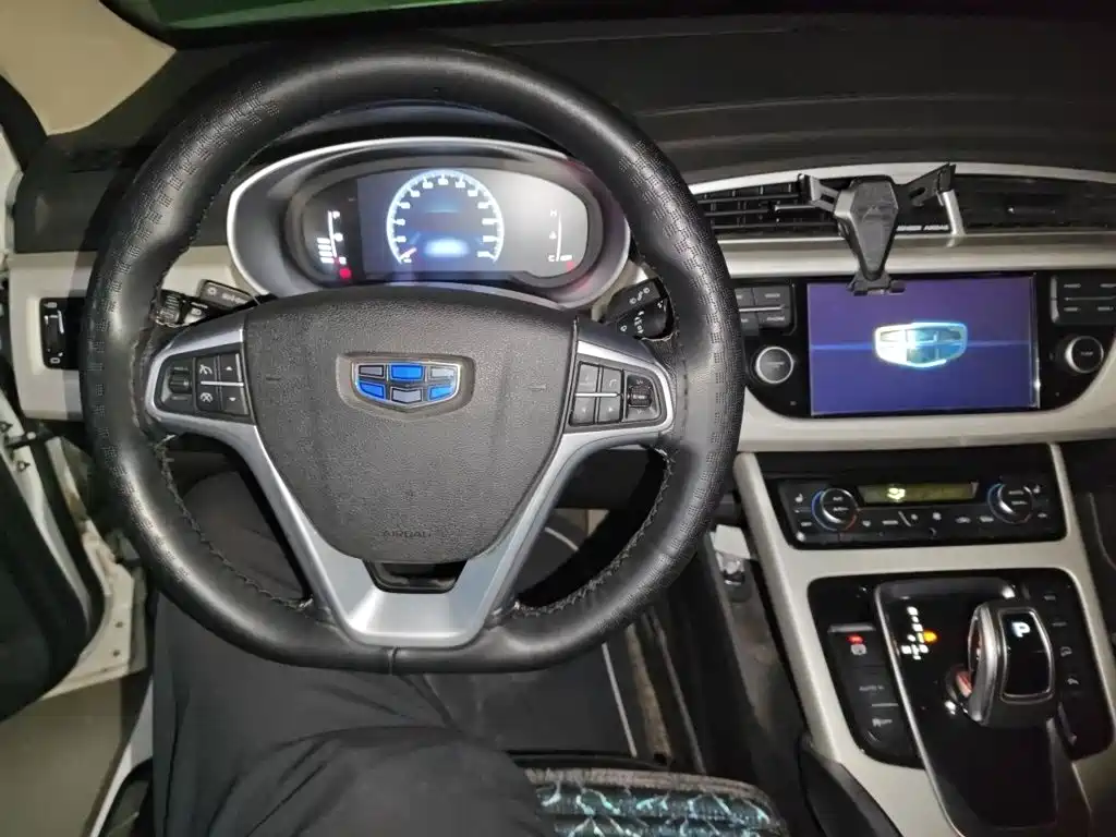 Geely Boyue — миниатюра 13