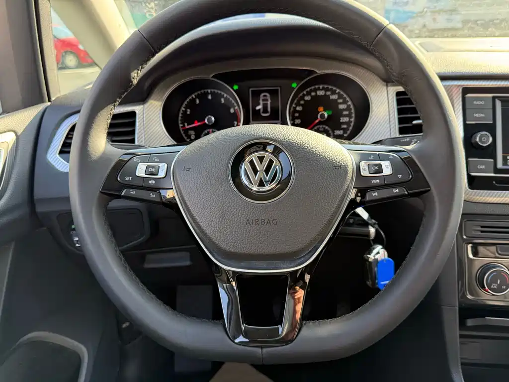 VOLKSWAGEN GOLF*JIAYU