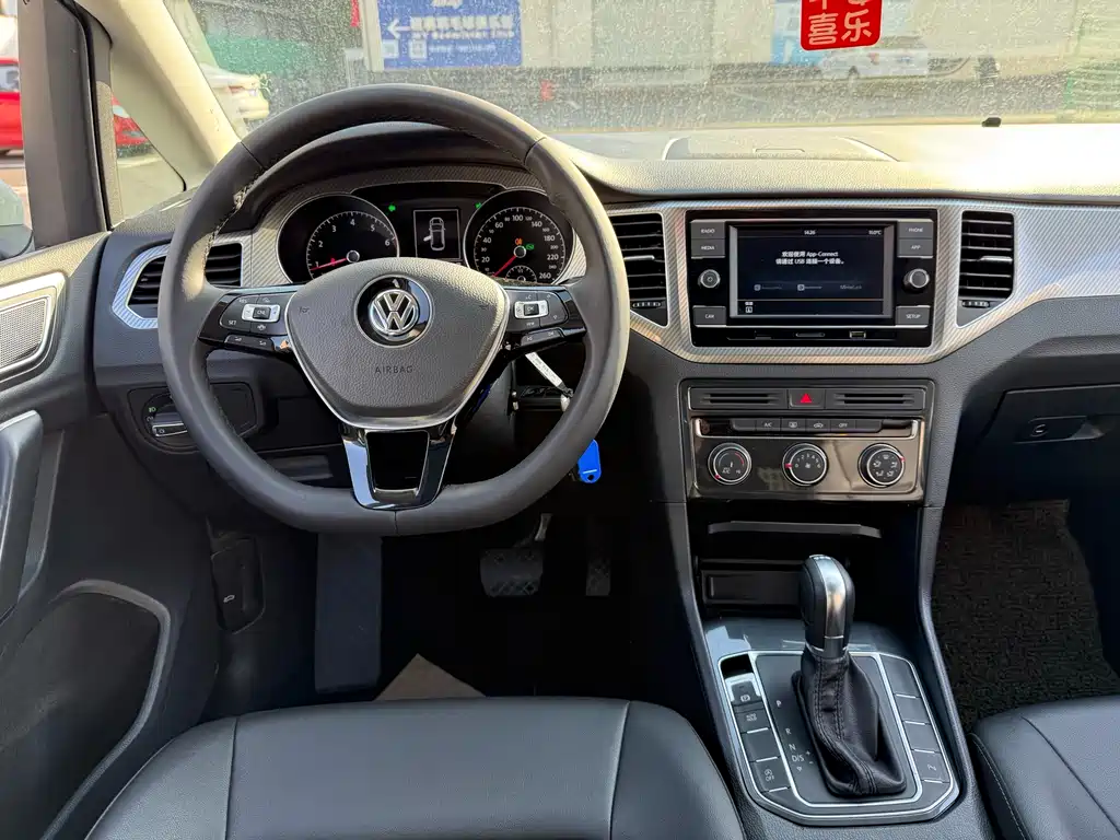 VOLKSWAGEN GOLF*JIAYU