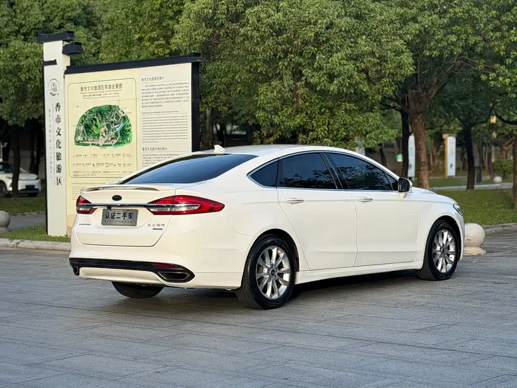 Ford Mondeo — миниатюра 6