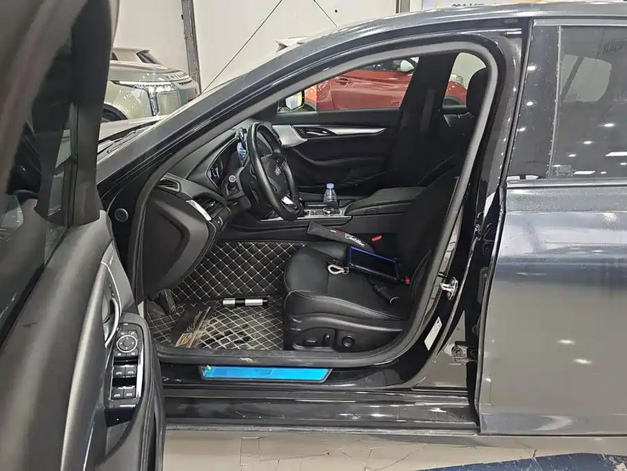 Cadillac CT5 — миниатюра 9