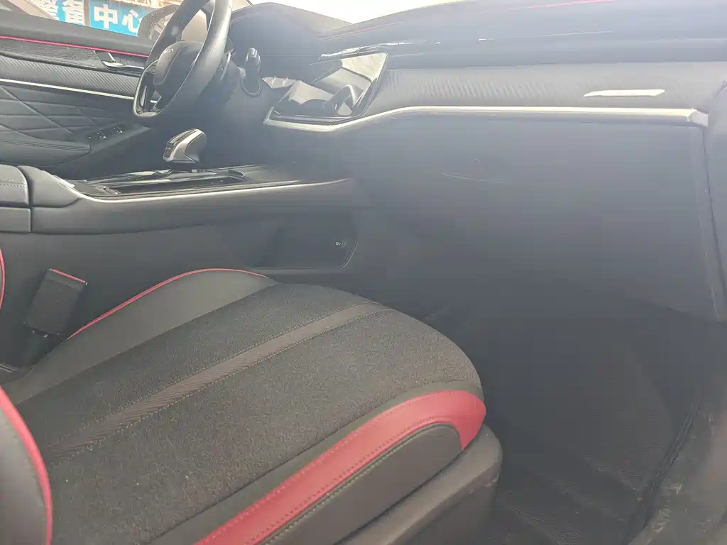 DONGFENG YI HYUN MAX