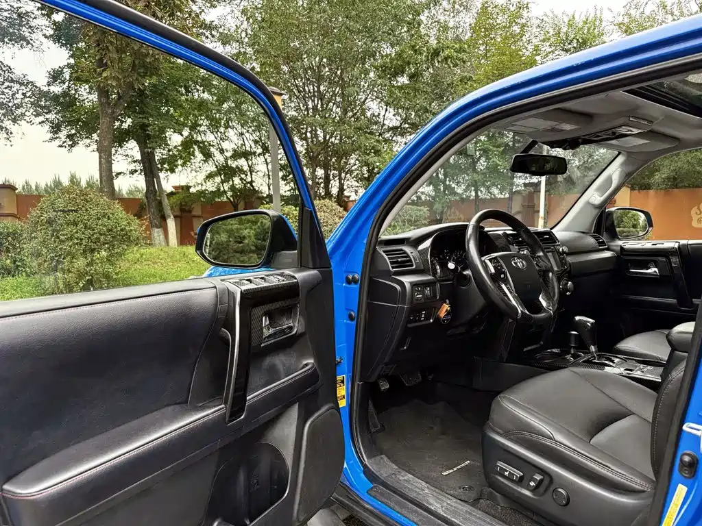 Toyota 4Runner — миниатюра 9