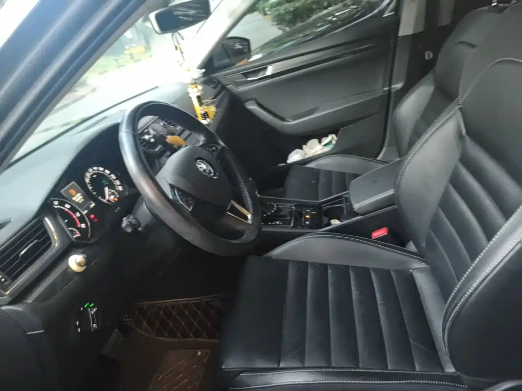 Skoda Superb — миниатюра 8