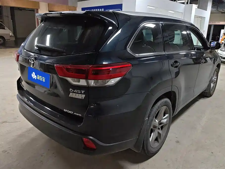 TOYOTA HIGHLANDER