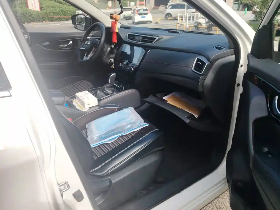 Nissan Qashqai — миниатюра 8