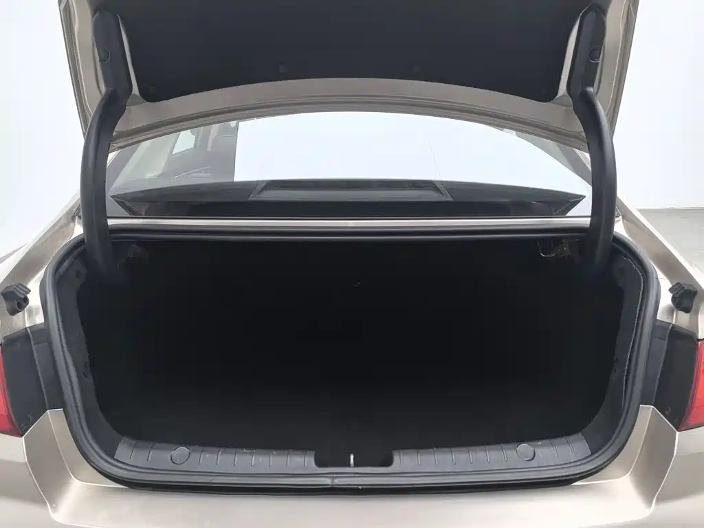 Geely Emgrand GL — миниатюра 16