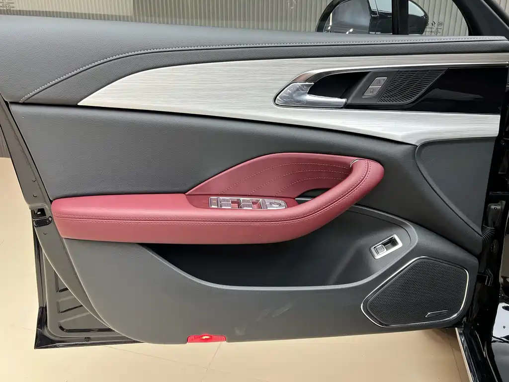 Hongqi Hongqi H5 — миниатюра 10