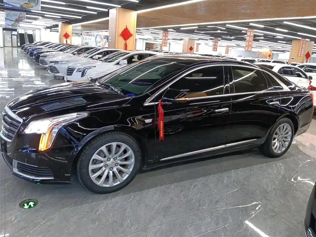 CADILLAC XTS