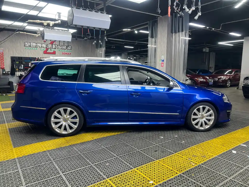 Volkswagen Passat 2008 R36