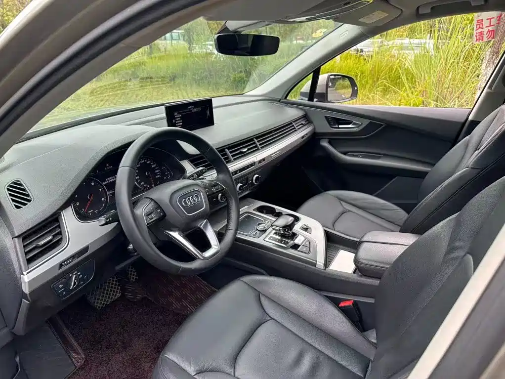 Audi Q7 — миниатюра 5
