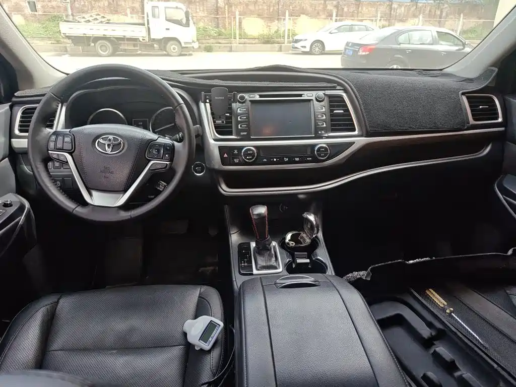 Toyota Highlander — миниатюра 10