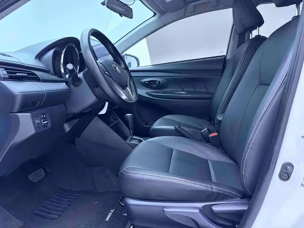 Toyota Yaris L — миниатюра 8