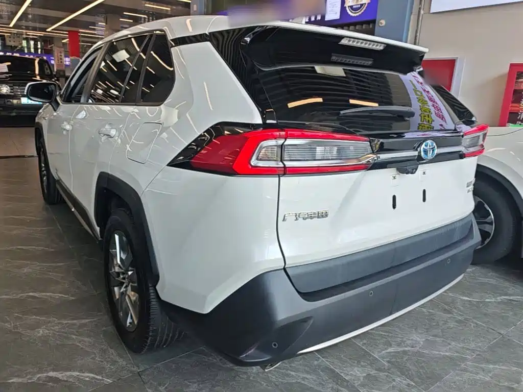 Toyota Wildlander — миниатюра 5