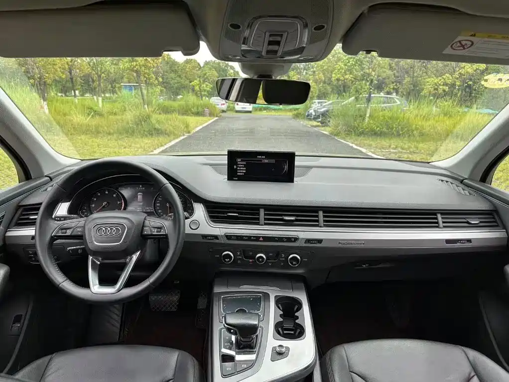 Audi Q7 — миниатюра 6