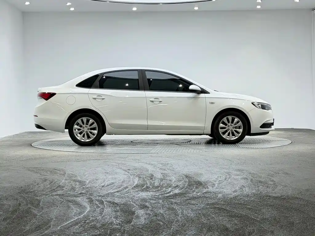 Buick Excelle — миниатюра 5
