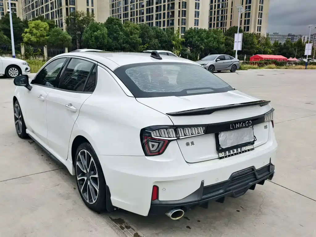 Lynk & Co 03 — миниатюра 4