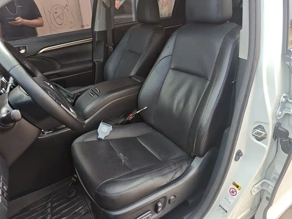 Toyota Highlander — миниатюра 16