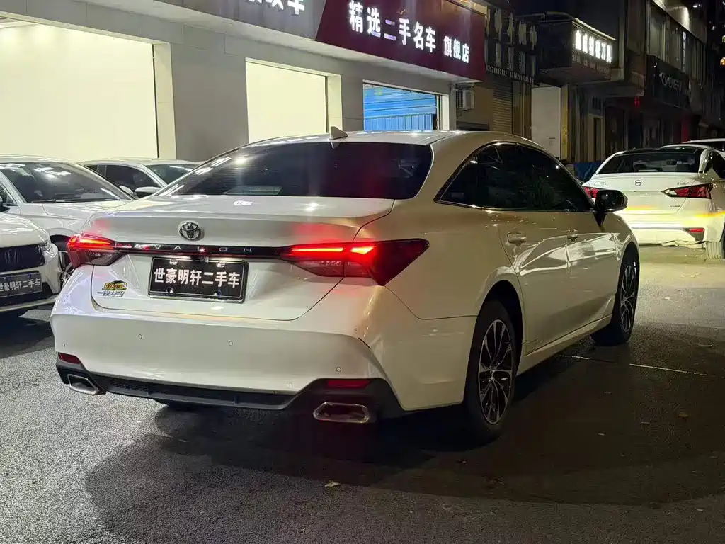 Toyota Avalon — миниатюра 6