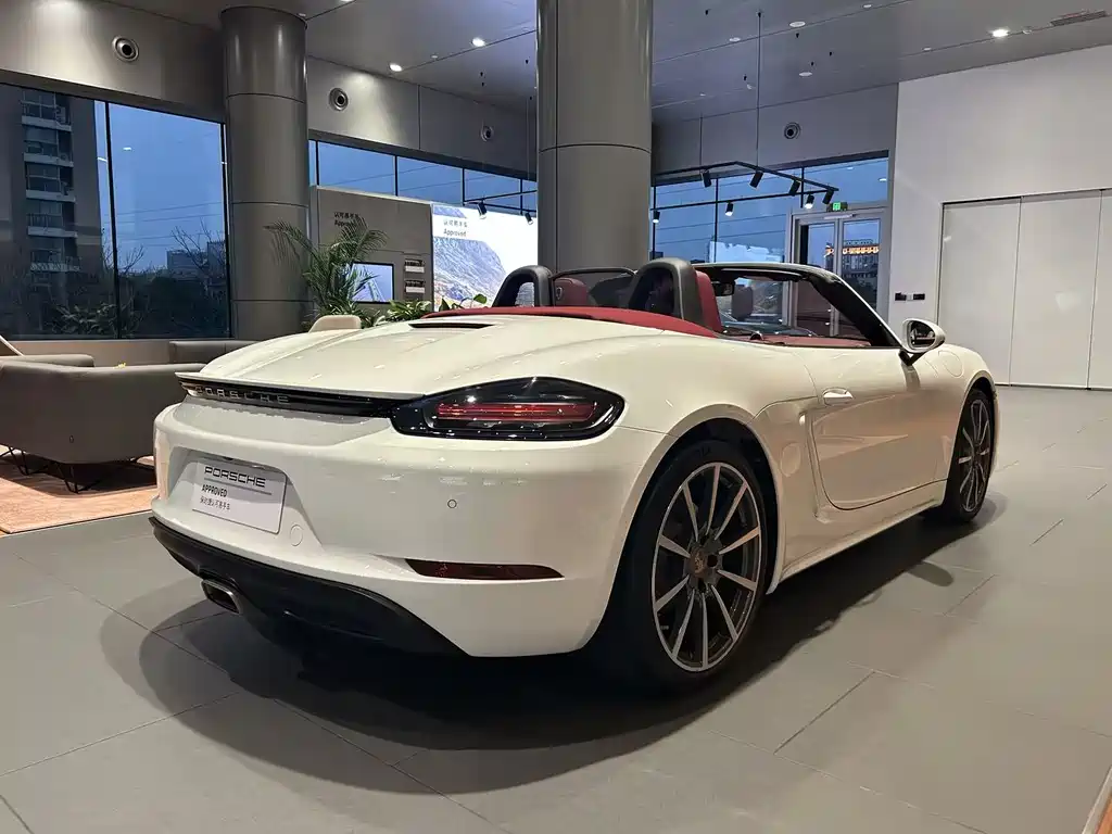 PORSCHE 718