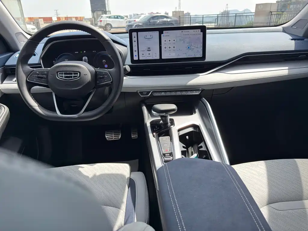 Geely Preface 2023 2.0TD Luxury