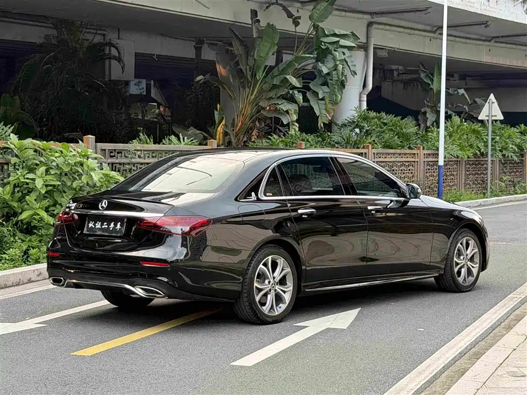 Mercedes-Benz E-Class — миниатюра 15