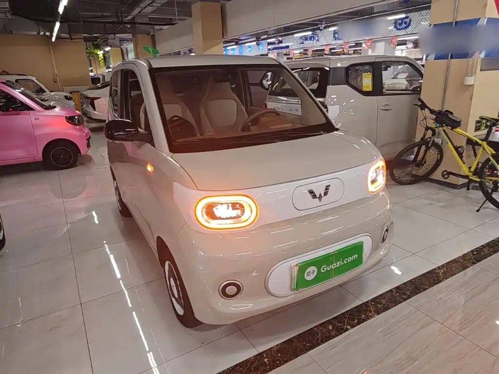 Wuling MINIEV — миниатюра 4