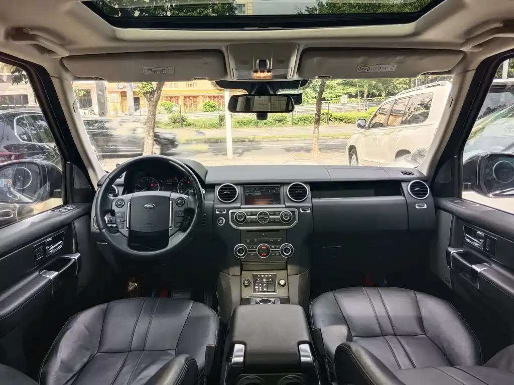 Land Rover Discovery — миниатюра 7