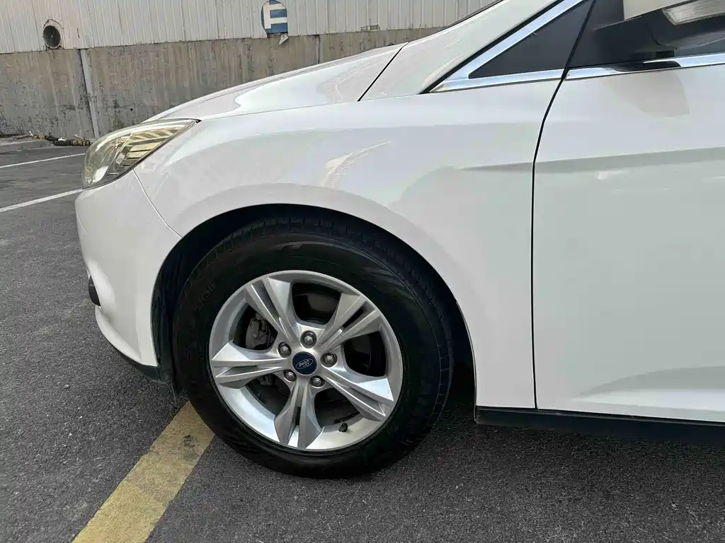 Ford Focus — миниатюра 11